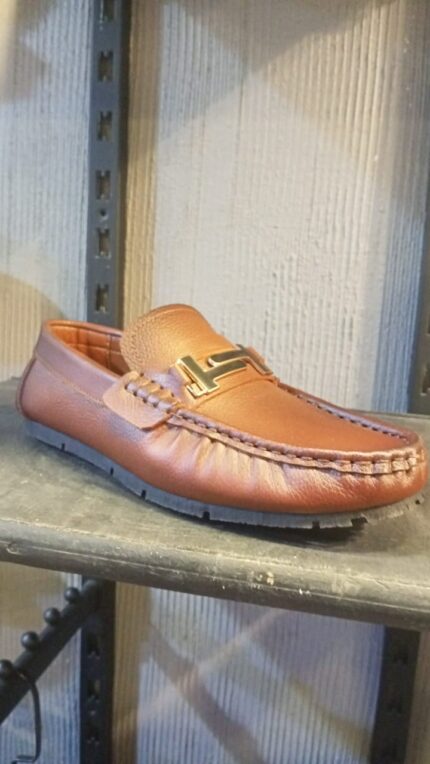 حذاء جلد صيفي